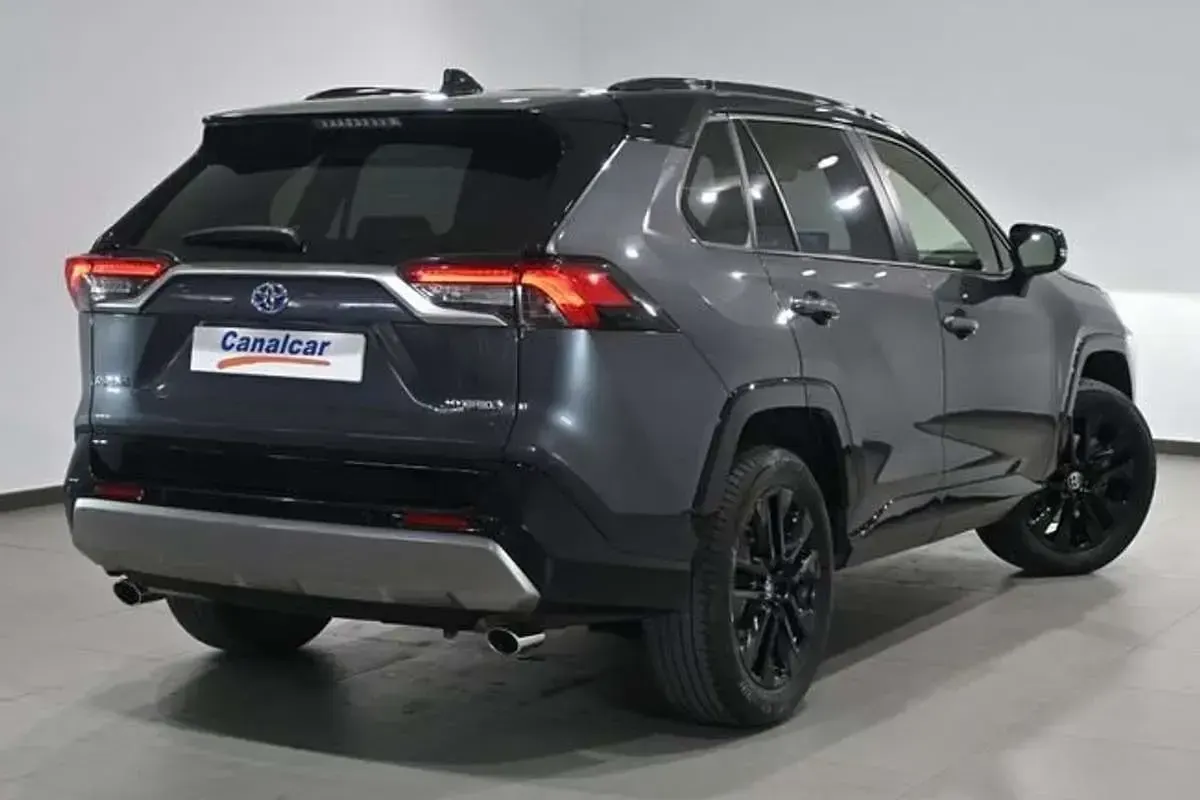 Usado Toyota RAV4 Hybrid Style 120 CV (88 kW) 2024 Gris SUV