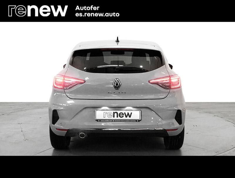 Usado Renault Clio V Techno 100 CV (73 kW) 2025 Gris Berlina