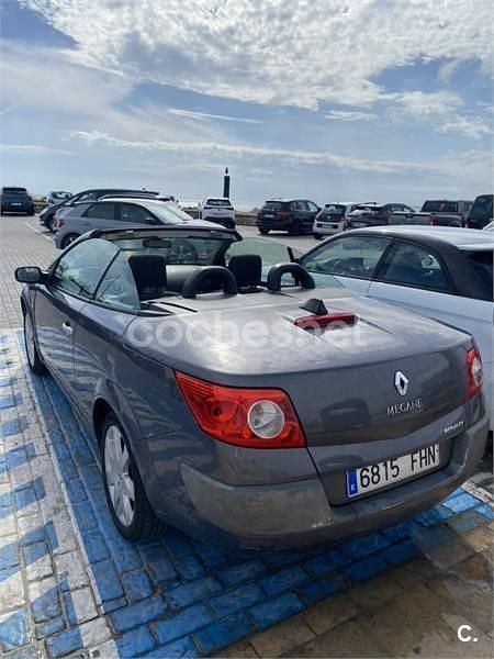 Gris / plata Usado 2006 Renault Mégane Cabriolet Authentique Descapotable | 2700 € (Precio justo) - Imagen 1/4