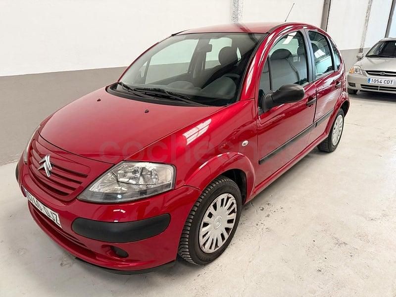 Usado Citroën C3 Furio 61 CV (44 kW) 2005 Granate Berlina