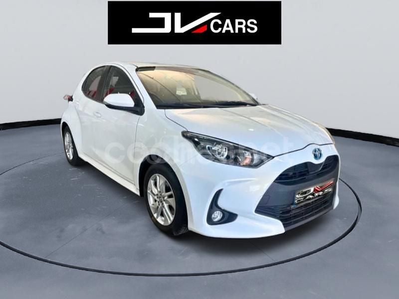 Blanco Usado 2021 Toyota Yaris Hybrid Active Berlina | 16.900 € (Super precio) - Imagen 1/4