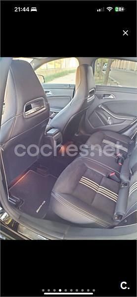 Usado Mercedes CLA200 Shooting Brake 136 CV (100 kW) 2018 Negro Familiar