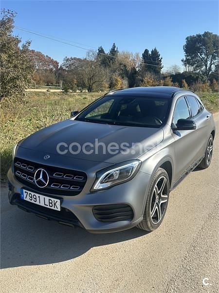 Usado Mercedes GLA180 122 CV (89 kW) 2019 Gris / plata SUV