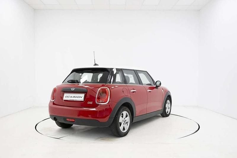 Usado Mini ONE 102 CV (75 kW) 2021 Rojo Utilitario