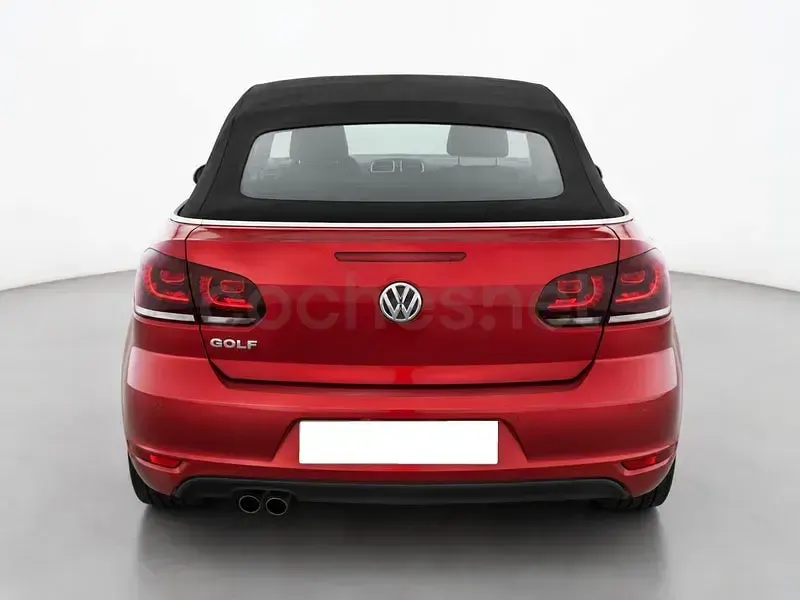 Usado VW Golf Cabriolet 160 CV (117 kW) 2012 Granate Descapotable