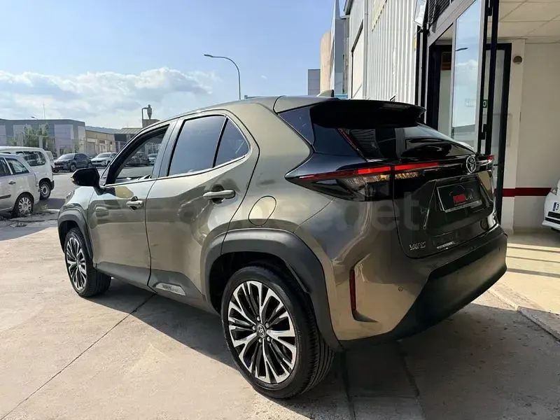 Usado Toyota Yaris Cross Active 116 CV (85 kW) 2022 Verde SUV