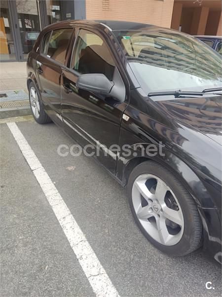 Usado Opel Astra Sport 100 CV (73 kW) 2008 Negro Berlina