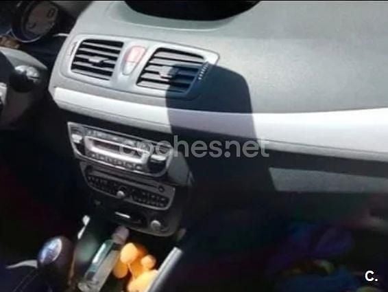 Usado Renault Mégane 110 CV (80 kW) 2010 Naranja Berlina