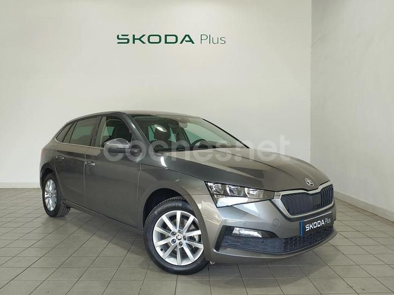 Gris / plata Usado 2022 Skoda Scala Utilitario | 15.690 € (Buen precio) - Imagen 1/4