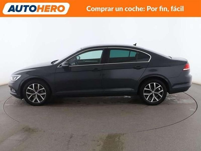 Usado VW Passat Advance 150 CV (110 kW) 2019 Negro Berlina
