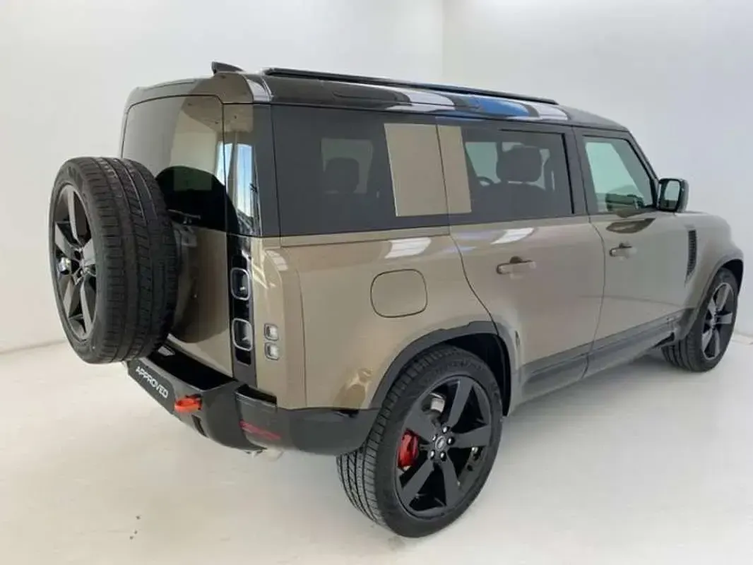 Usado Land Rover Defender 300 CV (220 kW) 2025 Beige SUV