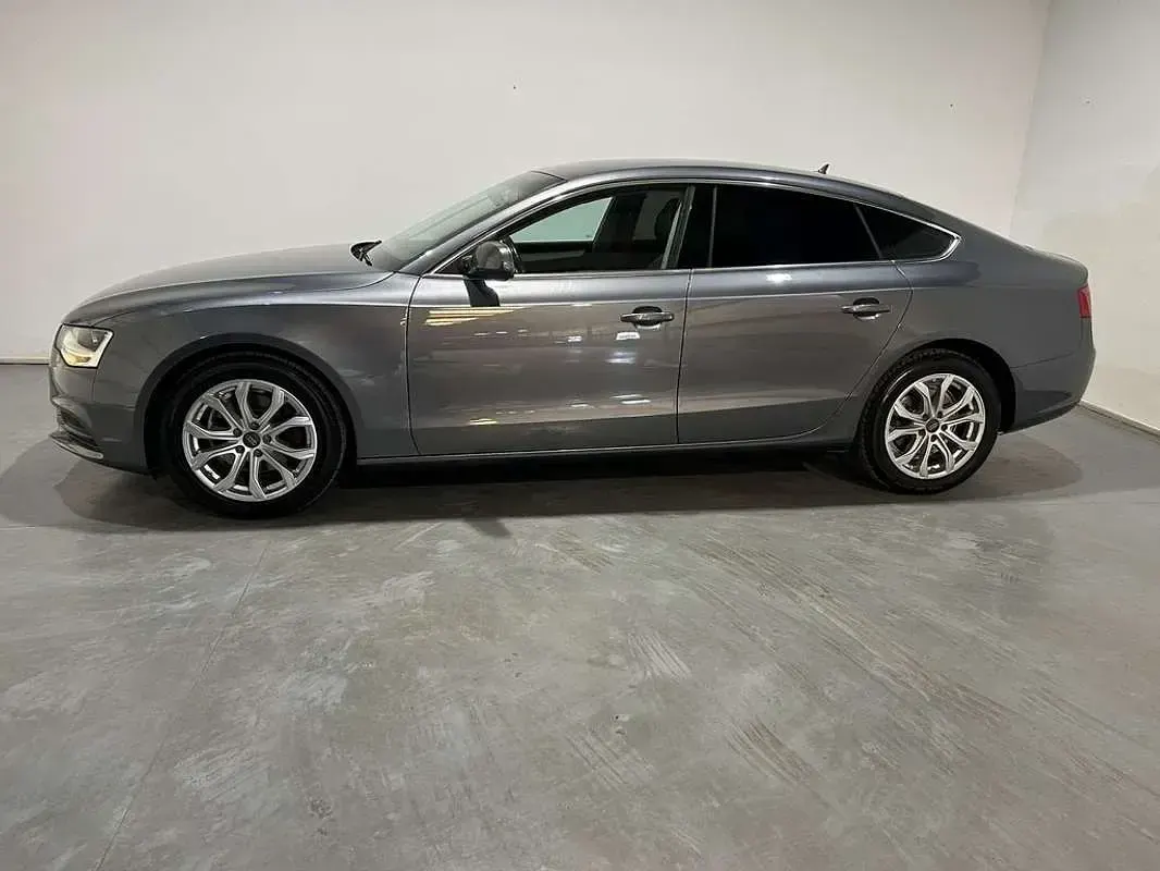Usado Audi A5 Premium 136 CV (100 kW) 2015 Gris Coupe