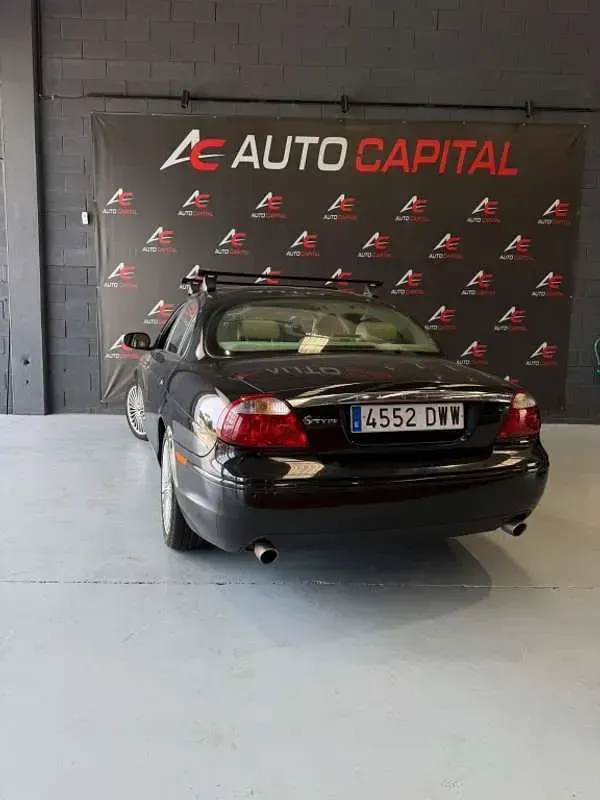 Usado Jaguar S-Type Executive 207 CV (152 kW) 2006 Negro Berlina