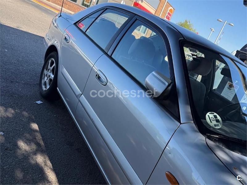 Usado Mazda 626 Exclusive 115 CV (84 kW) 2001 Gris / plata Berlina