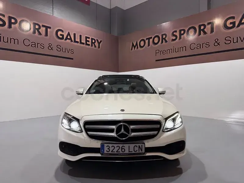 Usado Mercedes E200 160 CV (117 kW) 2018 Blanco Familiar