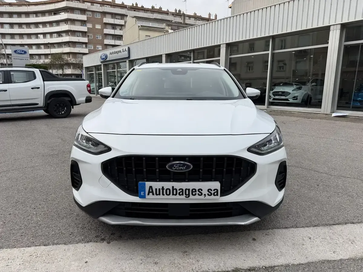 Usado Ford Focus Active 115 CV (84 kW) 2022 Blanco Familiar