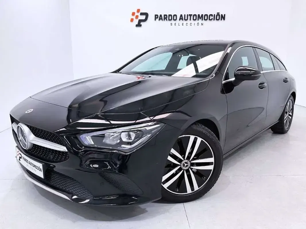 Usado Mercedes CLA200 Shooting Brake 150 CV (110 kW) 2021 Negro Familiar