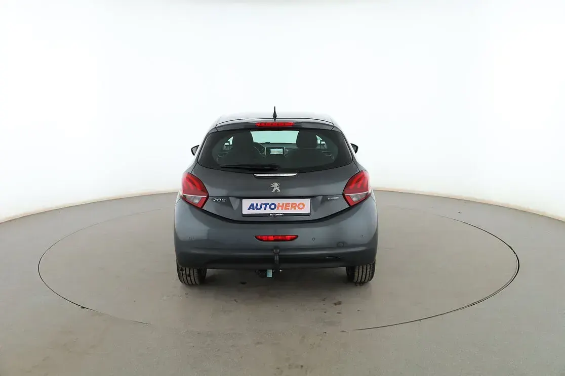 Usado Peugeot 208 Allure 110 CV (80 kW) 2016 Gris Utilitario