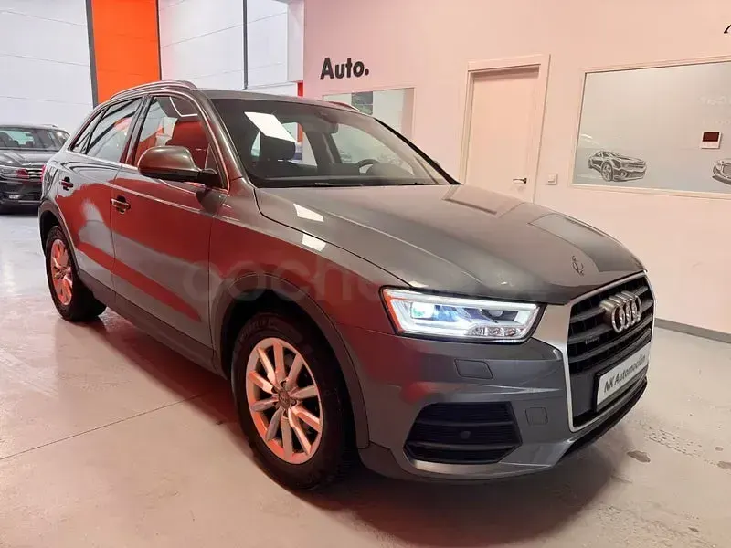 Usado Audi Q3 Attraction 150 CV (110 kW) 2016 Gris / plata SUV
