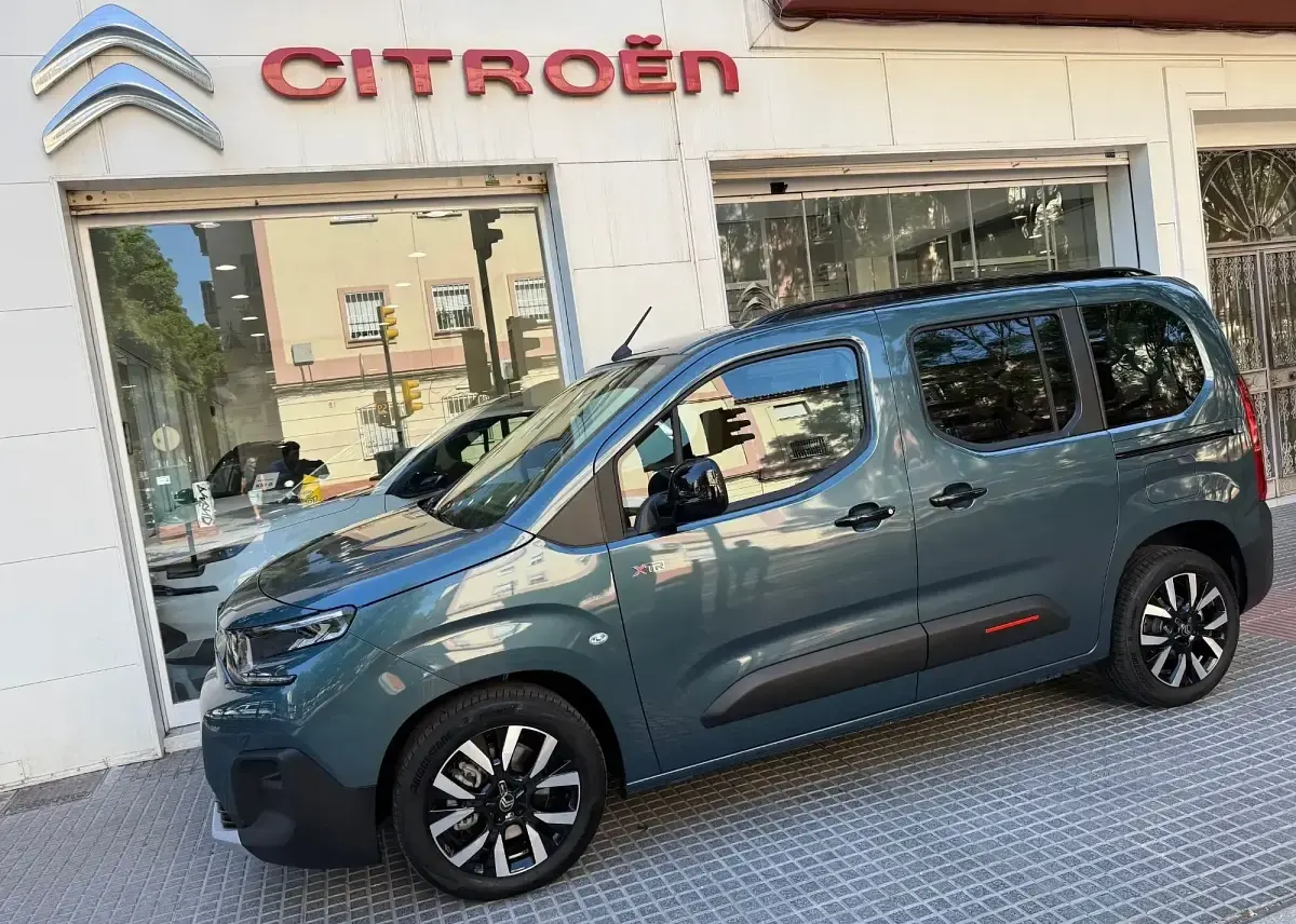Nuevo Citroën Berlingo 100 CV (73 kW) 2026 Verde Monovolumen