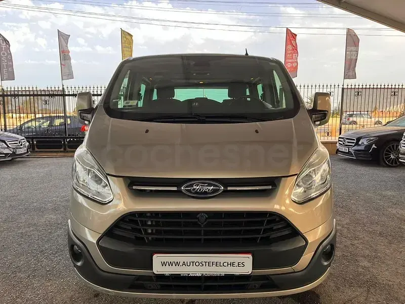 Usado Ford Tourneo Titanium 155 CV (114 kW) 2015 Beige Monovolumen