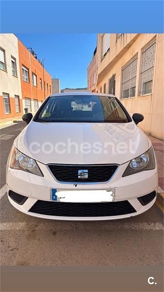 Usado Seat Ibiza Reference 90 CV (66 kW) 2015 Blanco Berlina