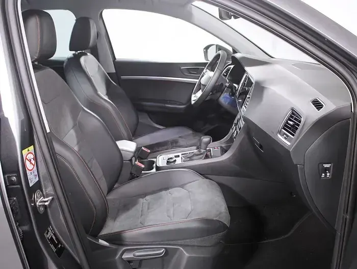 Usado Seat Ateca FR 150 CV (110 kW) 2025 Gris SUV