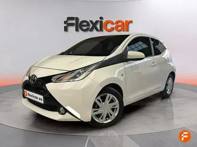 Usado Toyota Aygo X-cite 69 CV (50 kW) 2016 Blanco Utilitario