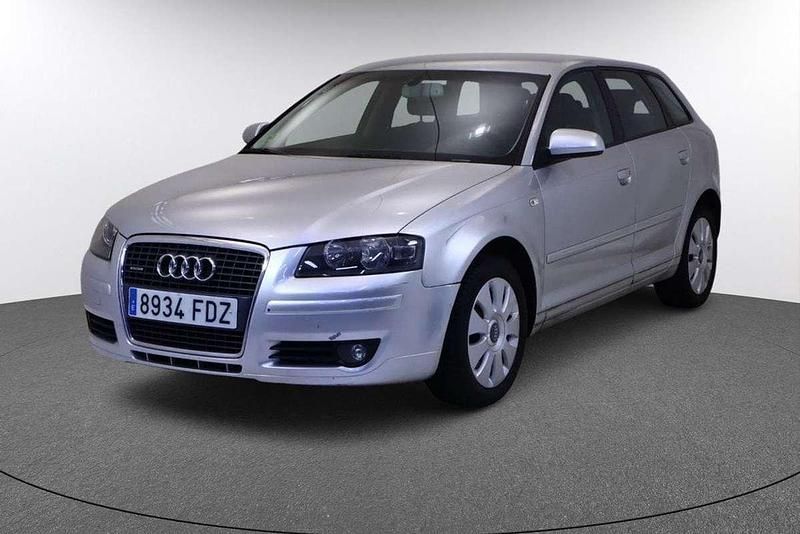 Plateado Usado 2006 Audi A3 Sportback Attraction Utilitario | 7640 € (Precio justo) - Imagen 1/4
