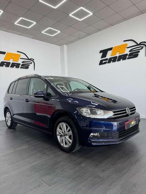 Usado VW Touran Business 122 CV (89 kW) 2021 Azul Monovolumen