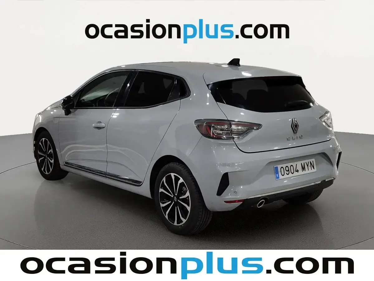 Usado Renault Clio Techno 91 CV (66 kW) 2025 Gris Utilitario