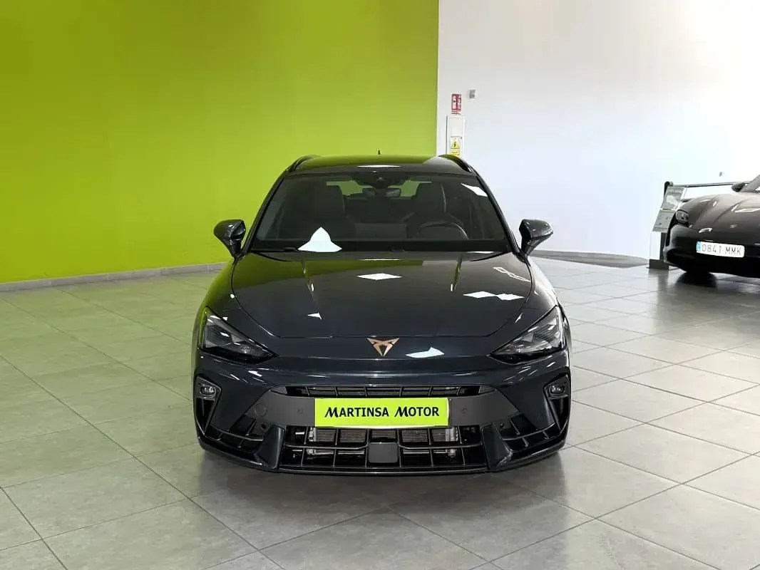 Usado Cupra Leon 150 CV (110 kW) 2025 Gris Familiar