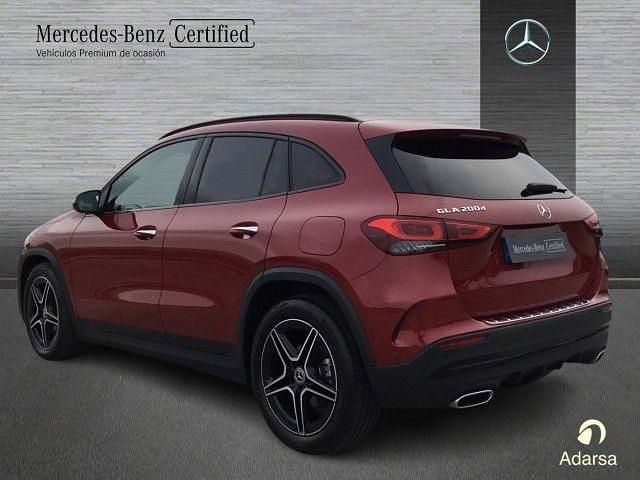 Usado Mercedes GLA200 AMG line 150 CV (110 kW) 2020 Manufaktur rojo patagonia SUV