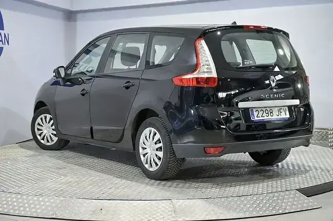 Usado Renault Scénic III 116 CV (85 kW) 2015 Negro Monovolumen