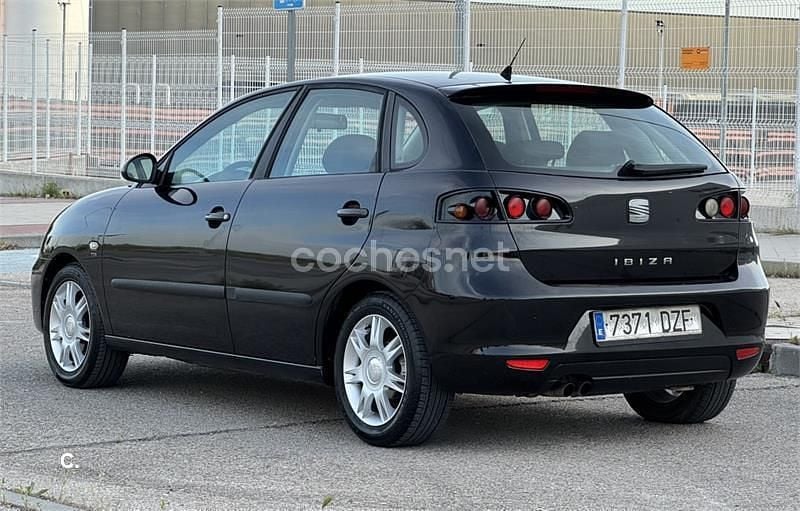Begagnad Seat Ibiza 100 HK (73 kW) 2006 Svart Halvkombi