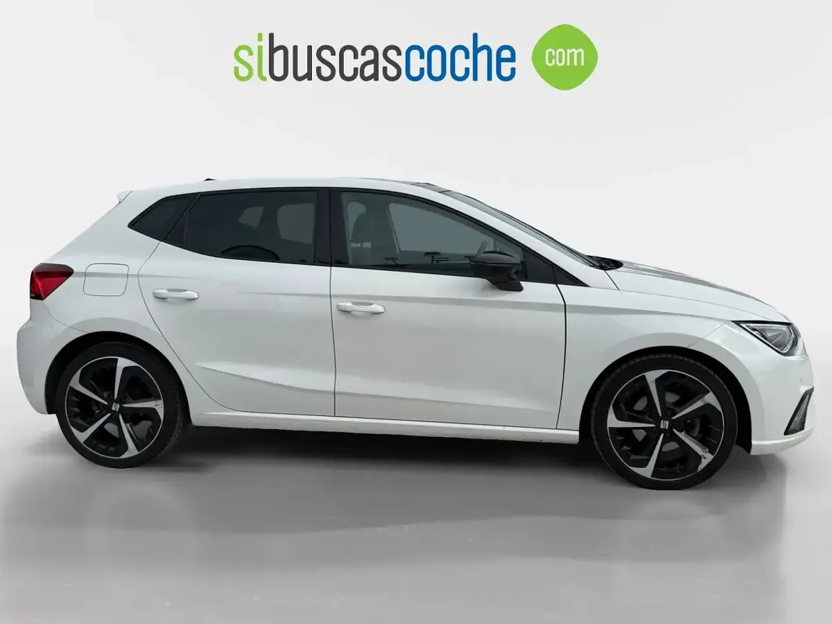 Usado Seat Ibiza FR 150 CV (110 kW) 2021 Blanco Utilitario