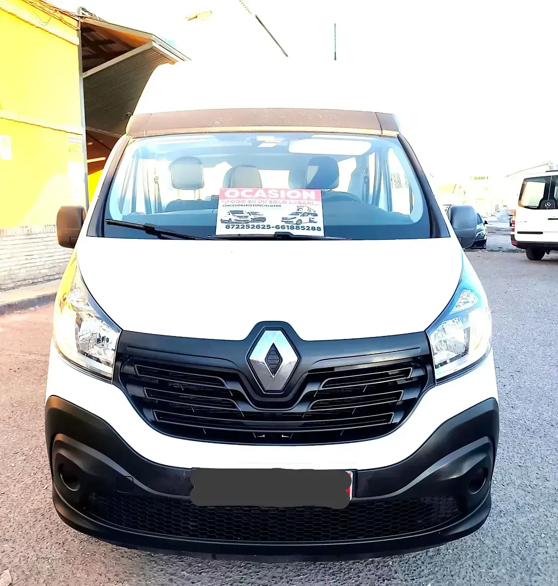Usado Renault Trafic 140 CV (102 kW) 2015 Blanco Monovolumen