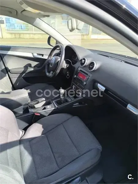 Usado Audi A3 Sportback Ambiente 105 CV (77 kW) 2010 Negro Utilitario