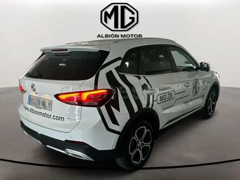 Usado MG ZS Comfort 116 CV (85 kW) 2025 Blanco SUV