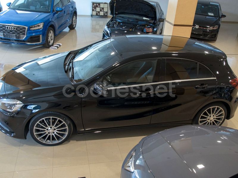 Negro Usado 2016 Mercedes A200 AMG line Berlina | 20.990 € (Precio justo) - Imagen 1/4