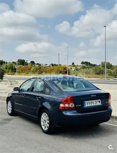 Usado Volvo S40 Momentum 140 CV (102 kW) 2005 Azul Berlina