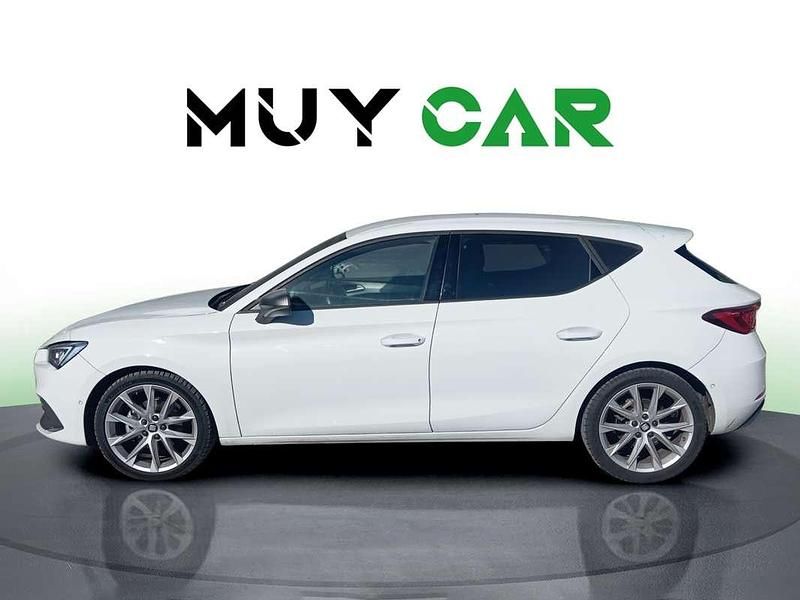 Begagnad Seat Leon FR 150 HK (110 kW) 2024 Vit Halvkombi