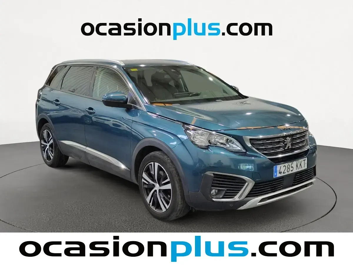 Usado Peugeot 5008 Allure 131 HP (96 kW) 2018 Verde Monovolume