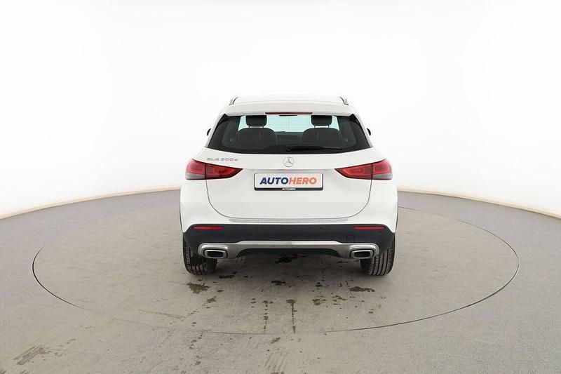 Usado Mercedes GLA200 Progressive 150 CV (110 kW) 2022 Blanco SUV