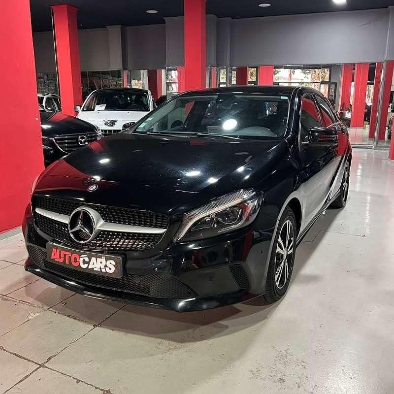 Käytetty Mercedes A180 109 HP (80 kW) 2017 Musta Viistoperä
