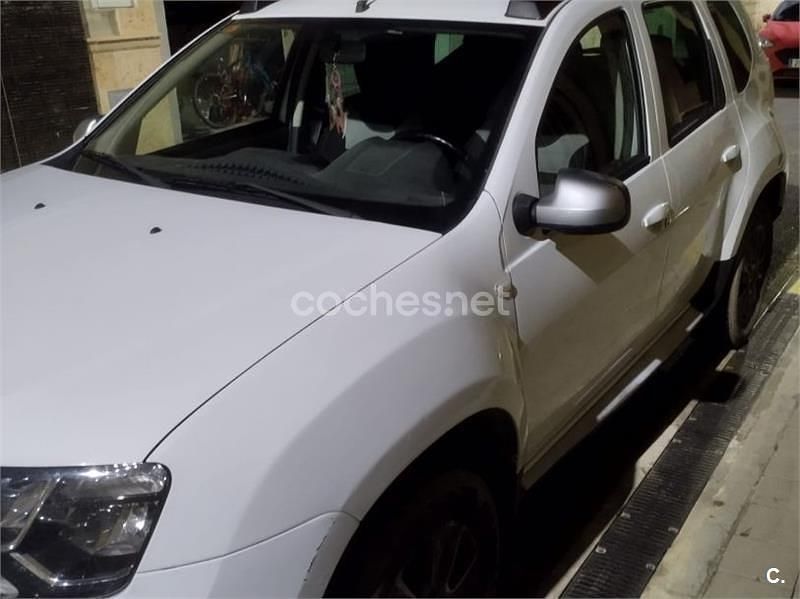 Usado Dacia Duster Lauréate 125 CV (91 kW) 2016 Blanco SUV
