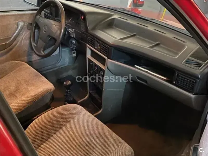 Usado Opel Kadett S 82 CV (60 kW) 1988 Rojo Utilitario