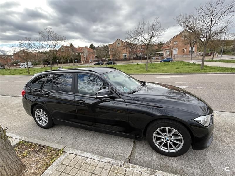 Usado BMW 318 Comfort Edition 143 CV (105 kW) 2016 Negro Familiar