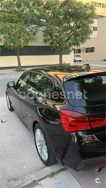 Usado BMW 118 150 CV (110 kW) 2018 Negro Utilitario