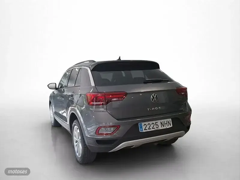 Usado VW T-Roc Life 150 CV (110 kW) 2025 Gris SUV